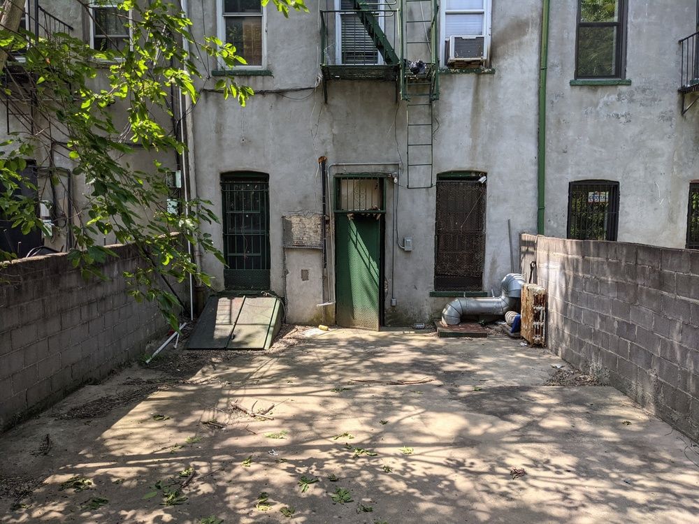 679 Knickerbocker Ave, Brooklyn, NY 11221